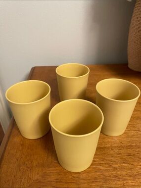 Vintage Tupperware Set of 4 Harvest Gold 6 Oz. Juice Cups Glasses Tumblers